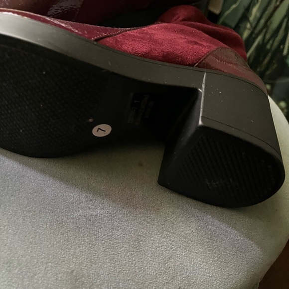 Patient burgundy ankles boot NWO tag. - Picture 3 of 8